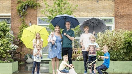 Gerdine Blom (44) van Een Huis Vol over haar gezin met acht kinderen: ’Het verlies van Miriam (6) heeft ons nog dichter bij elkaar gebracht’
