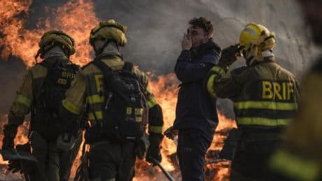 Incendios en España hoy, última hora en directo | La conexión ferroviaria entre Madrid y Galicia continúa interrumpida por el avance de las llamas