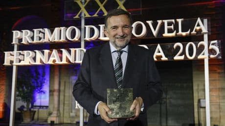 Sergio Vila-Sanjuán gana el XXX Premio Fernando Lara con la novela &#039;Misterio en el barrio gótico&#039;
