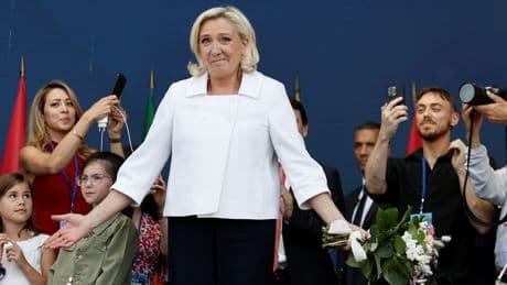 «Pas champion mon frère»: le tacle de Marine Le Pen à Emmanuel Macron sur les violences après la victoire du PSG