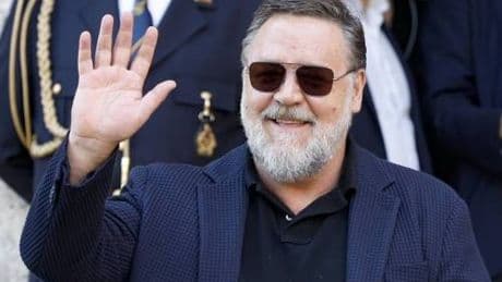 Russell Crowe è irriconoscibile: ecco cosa gli è successo