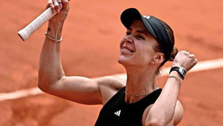 Elina Svitolina overleeft drie matchpoints tegen Jasmine Paolini en bereikt kwartfinale