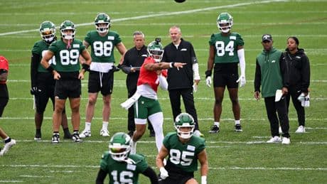 Justin Fields shows off consistency, chemistry with receivers at Jets camp