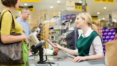 Supermarkt: Welche zwei Wörter Sie an der Kasse nicht sagen brauchen