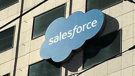 Tech-Konzern: Salesforce hebt nach Umsatzanstieg Jahresprognose an
