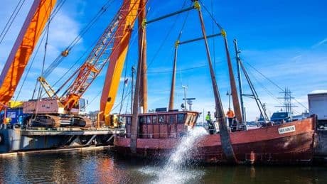 Häfen: Havarien - alte Kutter stellen Städte teils vor Probleme