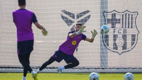 El Barça inscribe a Joan Garcia en la Liga y debutará ante el Mallorca