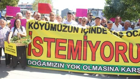 Çorum’da köylüler taş ocağını protesto etti: "Suyun olmadığı yerde yaşamdan, insandan, üretimden bahsedilmez"