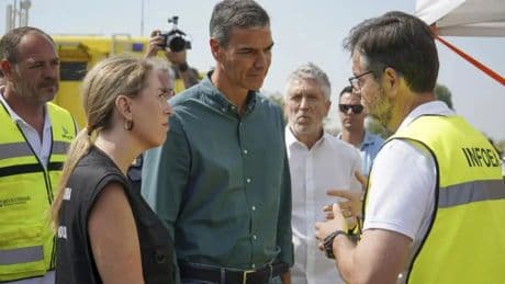 Sánchez plantea un pacto climático tras los incendios que allana la senda para elevar el gasto militar