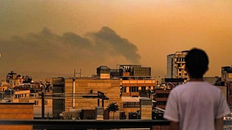 Teheran: Eine Melodie aus Angst, Feuer und Zerstörung