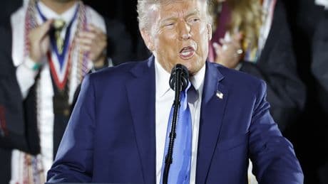 Trump vuelve a pedir a la Fed una rebaja de tipos por la estabilización de la inflación