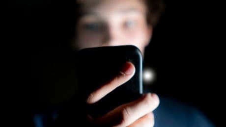 Why ‘One In Four’ Users Need To Buy A New Smartphone