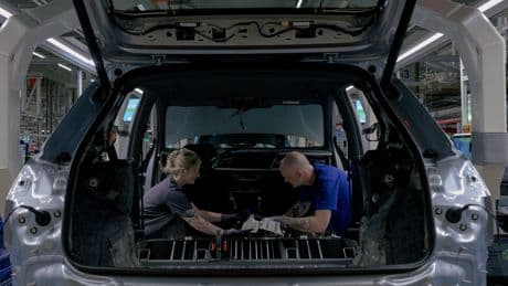 Trump Escalates Tariff Threats, Targeting Europe and Apple