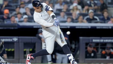 Aaron Judge homers for Yankees minutes after shaking hands with Trump in clubhouse