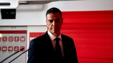 Un ministro, a Sánchez sobre Cerdán: "Que vaya a Moncloa, te mire a los ojos y ruede su cabeza por las escaleras"