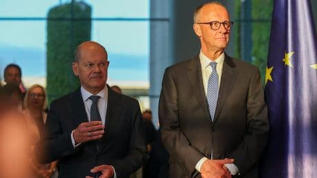 E-Mail-Panne - Scholz für vier Minuten wieder Kanzler