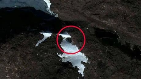 El misterioso objeto en la Antártida hallado en Google Maps que tiene forma de ovni