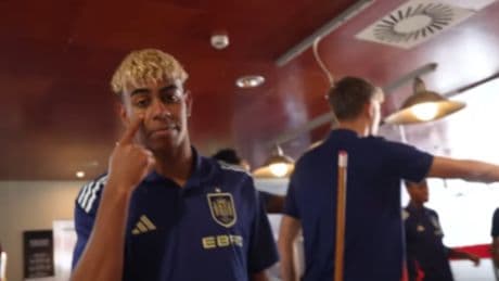 La partida de billar más tramposa de la historia... menos mal que Lamine y Huijsen se dedican al fútbol