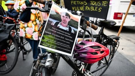 Cycliste tué à Paris: un rapport d'expertise contredit la version du conducteur
