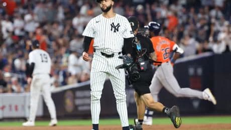 Yankees, Aaron Boone can’t pitch Devin Williams in any big spot