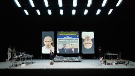 Davanti a una politica che attacca e non riforma, il teatro e il cinema europei si riscoprono militanti