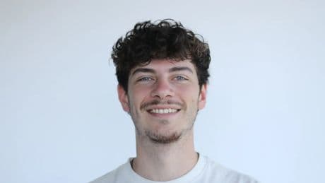 Lucas Adlerstein, &#039;Hipoacúsico&#039; en redes y creador de &#039;Sordo pero no mudo&#039;: &quot;La vida es mucho más que discapacidad&quot;