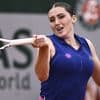 Roland-Garros 2025 : Elsa Jacquemot élimine l'ex-numéro 4 mondiale Maria Sakkari pour rejoindre Léolia Jeanjean au deuxième tour