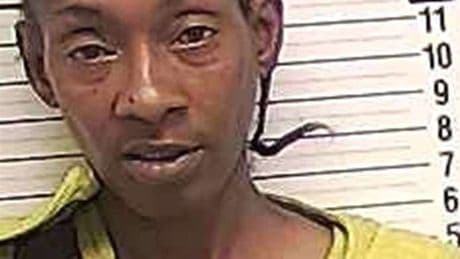 Bitter woman ‘pretends to be a cop to kidnap her ex-boyfriend’s wife – bringing police business card & walkie talkie’