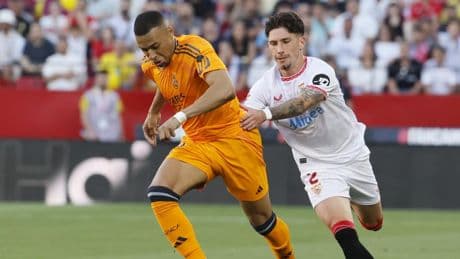 El Sevilla espera el 'sí' de Carmona para traspasarlo al Nottingham