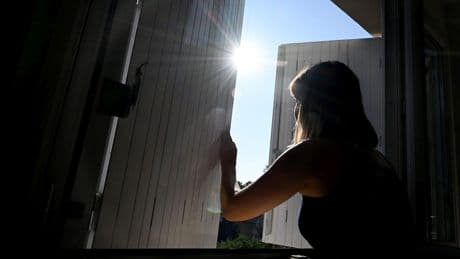 Canicule : « Le risque de vivre dans un logement bouilloire augmente à mesure que le revenu baisse »