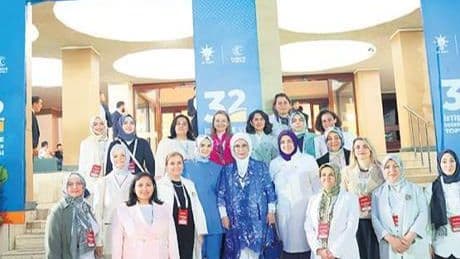 Emine Erdoğan AK Parti kadın milletvekilleriyle buluştu