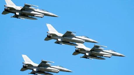Polens Luftwaffe schießt Drohnen ab – Bevölkerung gewarnt