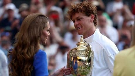 Sinner è già il più grande sportivo italiano di sempre? Jannik, la vittoria a Wimbledon e il Gotha dei campioni. Vota il sondaggio