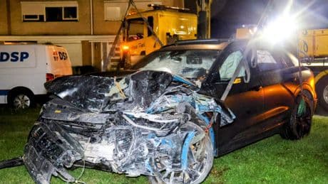 Auto rijdt woning in Tiel binnen en raakt gasmeter, blok ontruimd