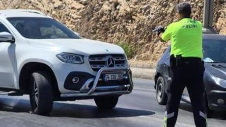 Dilan Çıtak, Bodrum'da polisin üzerine araç sürdü! Olay yerinden görüntüler