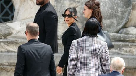 "J'étais certaine de mourir cette nuit-là": Kim Kardashian témoigne en larmes au procès de son braquage