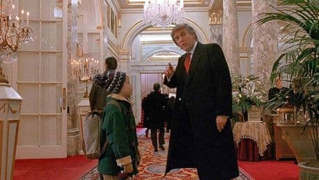 Le réalisateur de Maman, j’ai encore raté l’avion regrette amèrement la scène avec Donald Trump