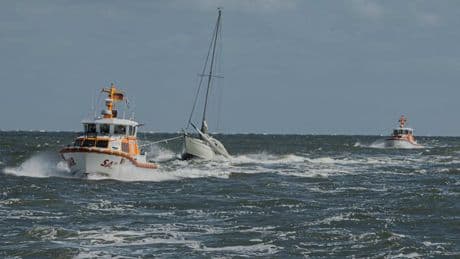 Maschinen-Schaden auf hoher See - Vater und Sohn aus Nordsee gerettet