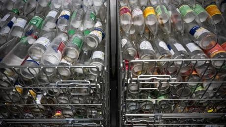 Vous pourrez très bientôt gagner 20 centimes pour chaque bouteille en verre rapportée en supermarché