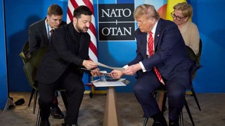Trump riapre la porta a Zelensky: difenderemo i cieli di Kiev