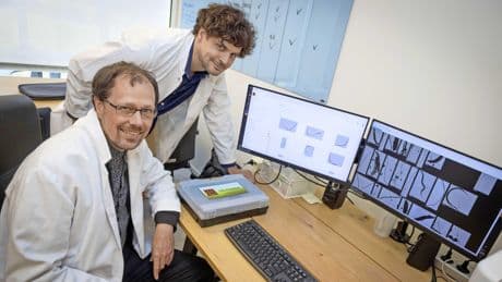 Deze ondernemers gebruiken AI om kleine organismen in de bodem te analyseren