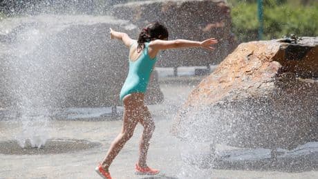 La AEMET advierte de calor extremo y viento violento: alertas activadas en buena parte del país
