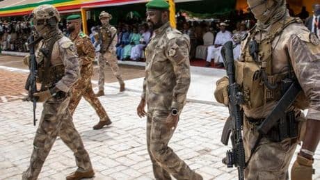 Au Mali, la junte militaire suspend les partis et les associations politiques