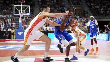 Basket : pour leur première sortie de l’été, les Bleus s’en sortent contre le Monténégro