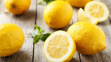 Simpler Trick: Deshalb gehört eine Zitrone neben das Bett
