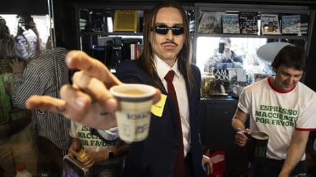 Tommy Cash all'Eurovision 2025 con "Espresso macchiato", chi è: età, dove vive, vita privata, il significato della canzone, l'incontro con Tony Effe e la carriera