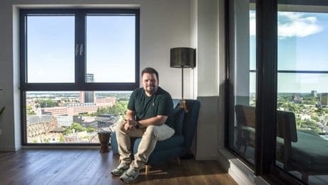 ’Duizenddingendoekje’ Thomas van Groningen zes weken lang te zien in Oranjezomer: ’Ik doe misschien wel té veel’