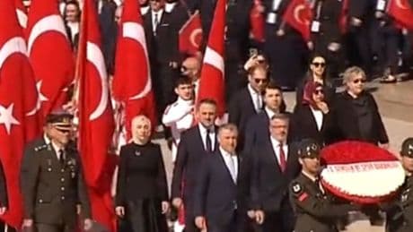 Gençlik ve Spor Bakanı Anıtkabir'de