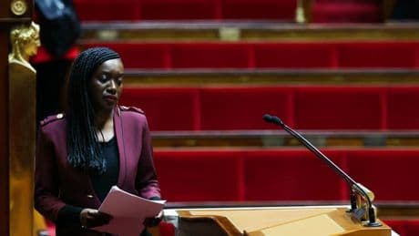 "Une propagation de la haine raciste et sexiste": la vice-présidente de l'Assemblée Nadège Abomangoli porte plainte après avoir reçu un courrier