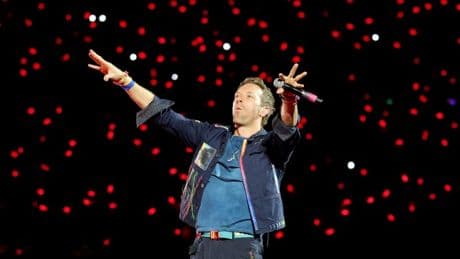 Coldplay perform hit song for first time in 9 years